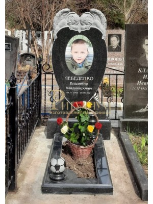Памятник резной из гранита ЧПУ "Два Ангелочка" — ritualum.ru